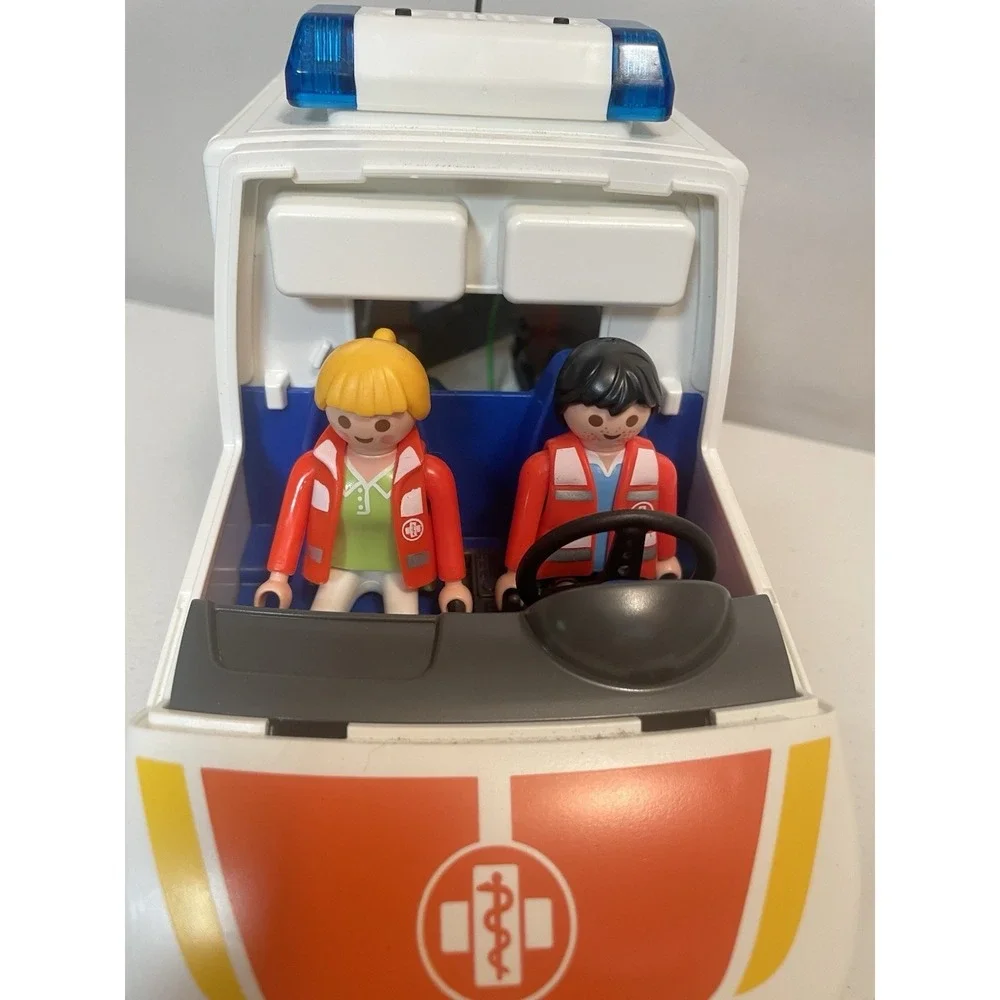 Playmobile‎ Ambulance People Fully functional Siren Plus People & Accessories